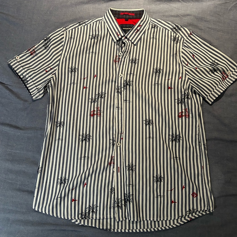 Men’s Short Sleeve Blue and White Button Ip